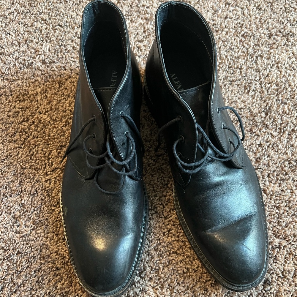 Mens Alfani  dress shoes with free socks